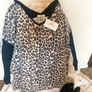 •Cheetah Print Long sleeve shirt•